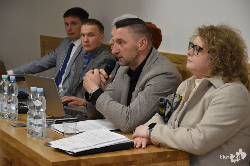 Końskie: Radni miejscy spotkali się po raz ostatni [wideo, zdjęcia]