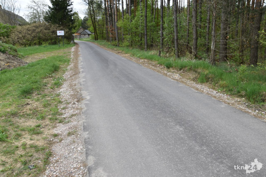 Kilkanaście dróg w gminie Stąporków zyskuje nowe oblicza [wideo, zdjęcia]