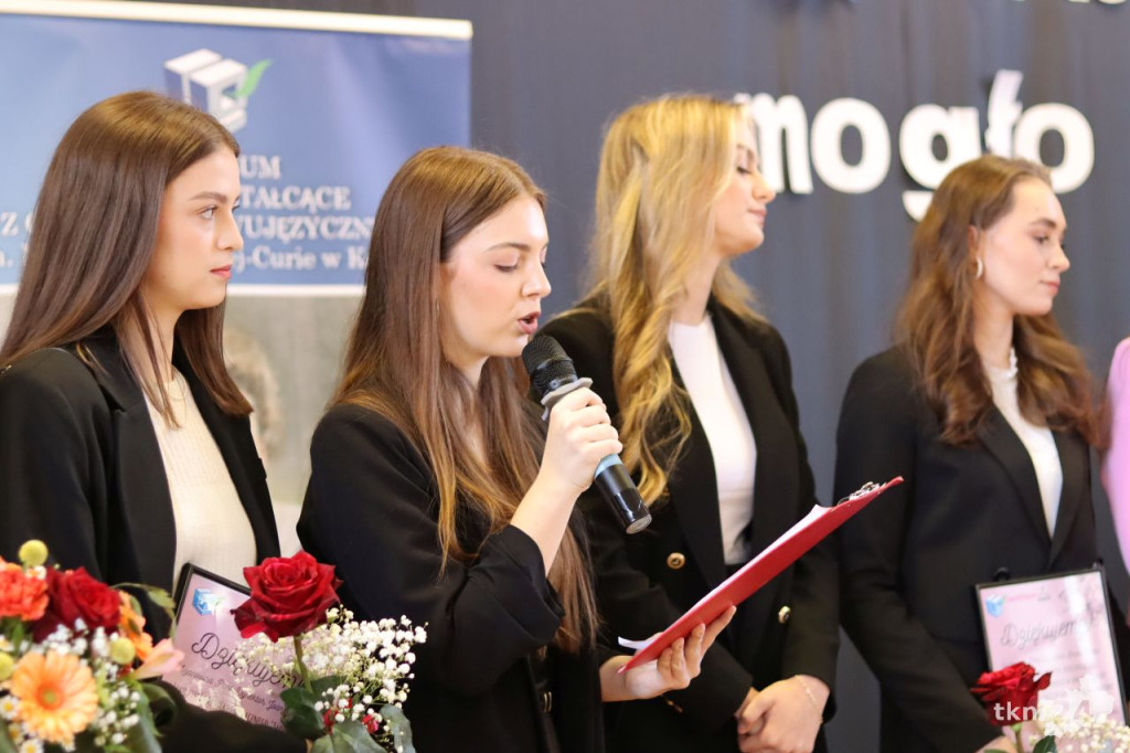 Ostatni dzwonek dla tegorocznych maturzystów [wideo, zdjęcia]