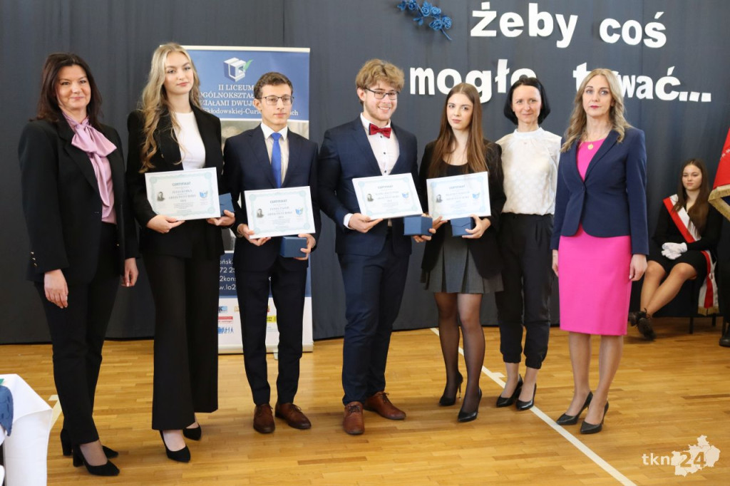 Ostatni dzwonek dla tegorocznych maturzystów [wideo, zdjęcia]