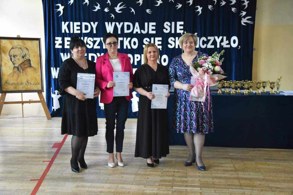 Ostatni dzwonek dla tegorocznych maturzystów [wideo, zdjęcia]