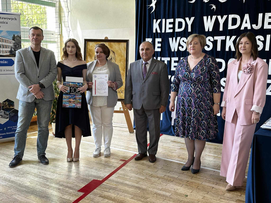 Ostatni dzwonek dla tegorocznych maturzystów [wideo, zdjęcia]
