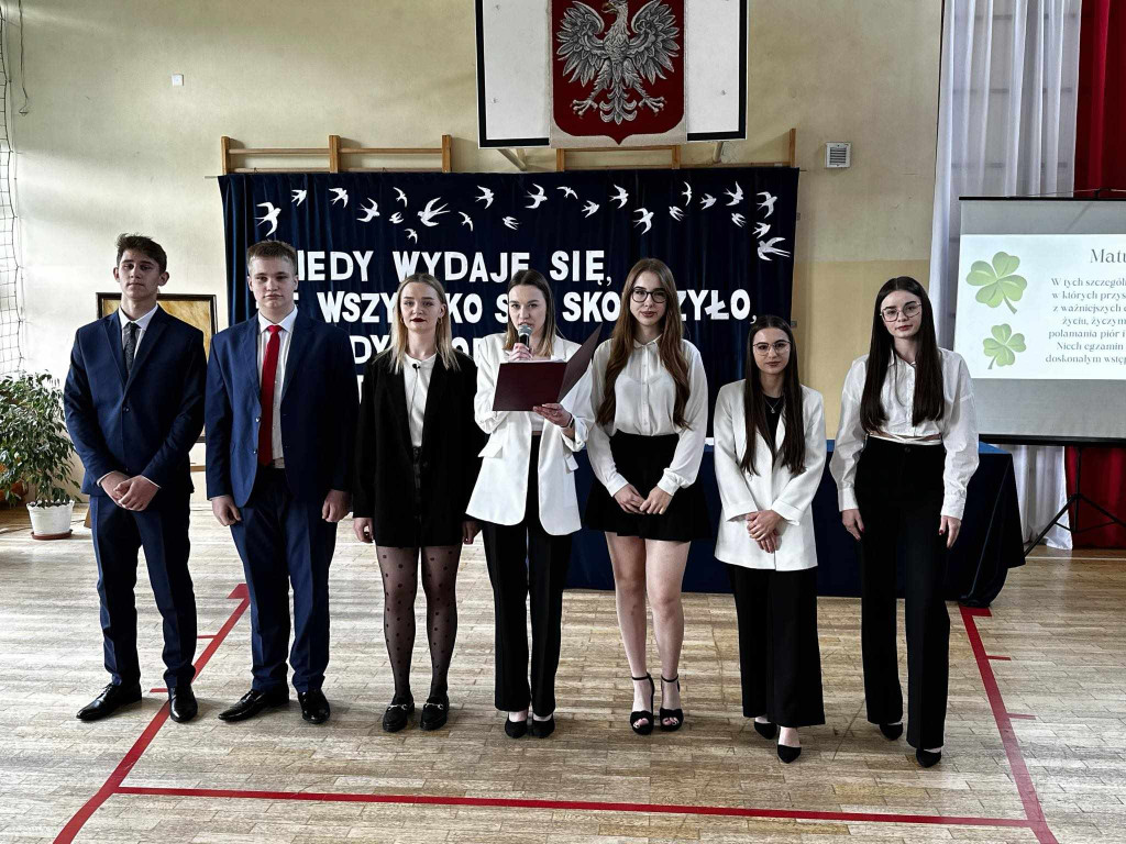 Ostatni dzwonek dla tegorocznych maturzystów [wideo, zdjęcia]