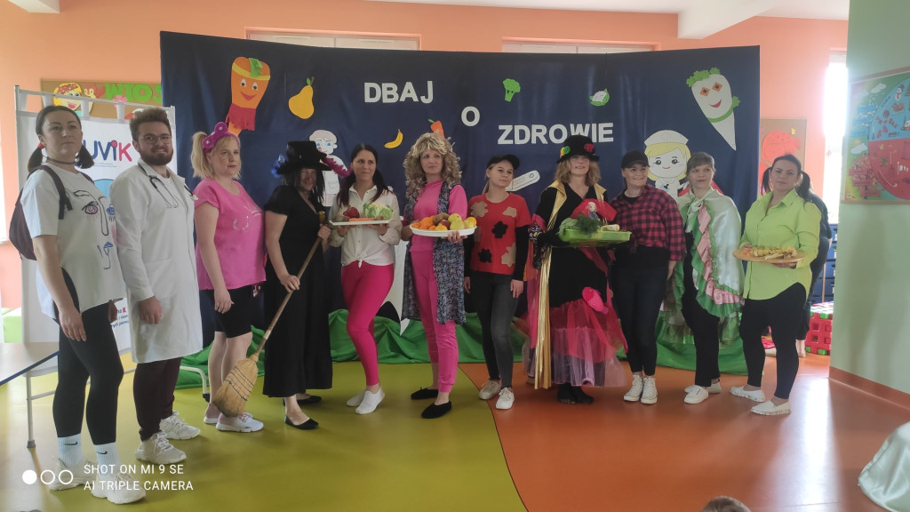 Pracownicy przedszkola w Smykowie wystąpili dla dzieci