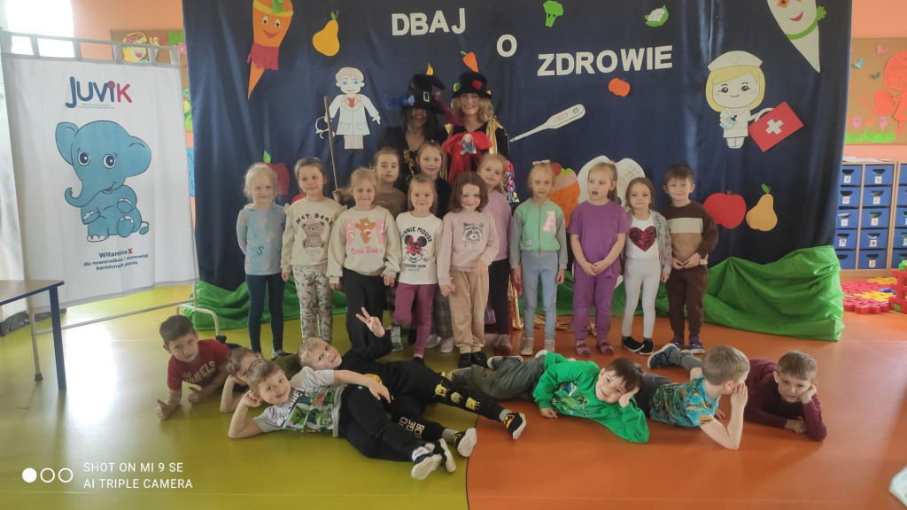 Pracownicy przedszkola w Smykowie wystąpili dla dzieci