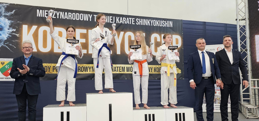 Konecki Klub Karate z workiem medali w Kobierzycach! [zdjęcia]