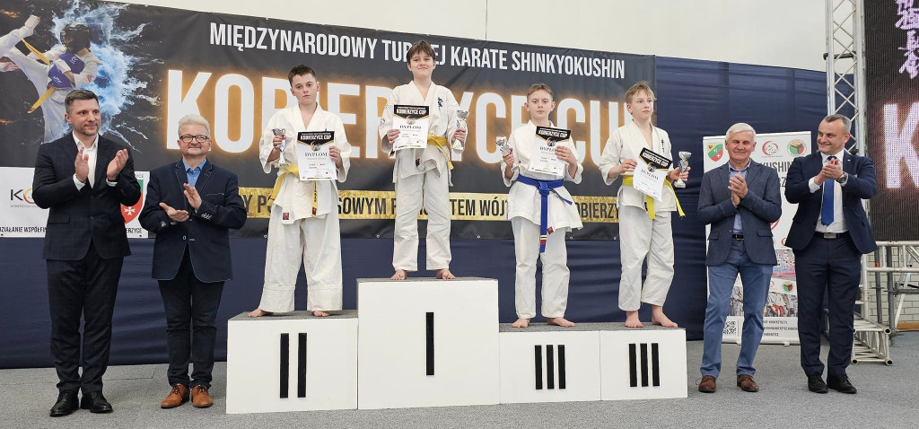Konecki Klub Karate z workiem medali w Kobierzycach! [zdjęcia]