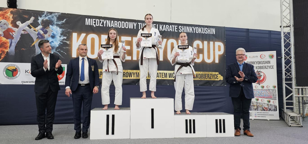 Konecki Klub Karate z workiem medali w Kobierzycach! [zdjęcia]