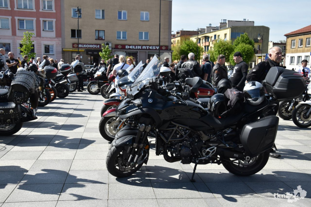 Czarna Flota rozpoczęła sezon motocyklowy w centrum Końskich [wideo, zdjęcia]