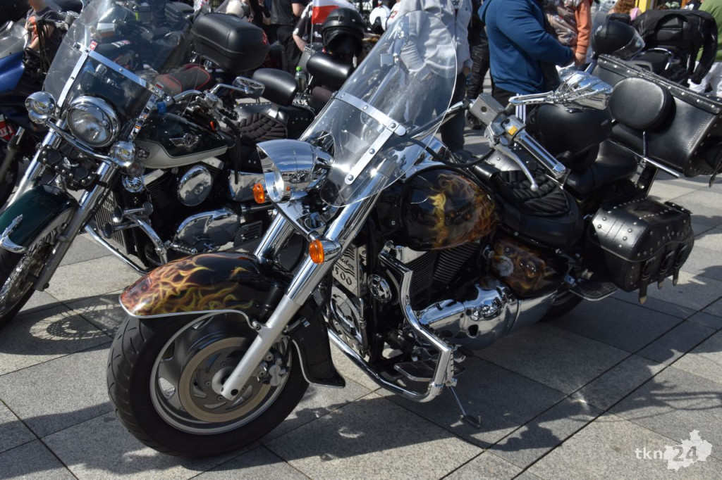 Czarna Flota rozpoczęła sezon motocyklowy w centrum Końskich [wideo, zdjęcia]