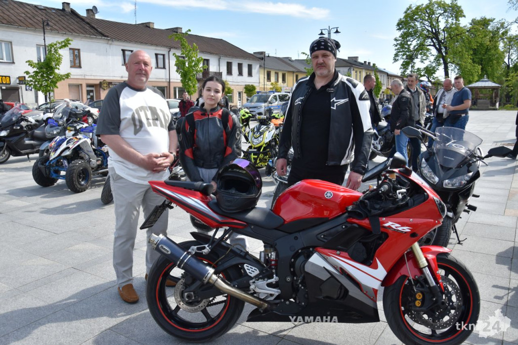 Czarna Flota rozpoczęła sezon motocyklowy w centrum Końskich [wideo, zdjęcia]