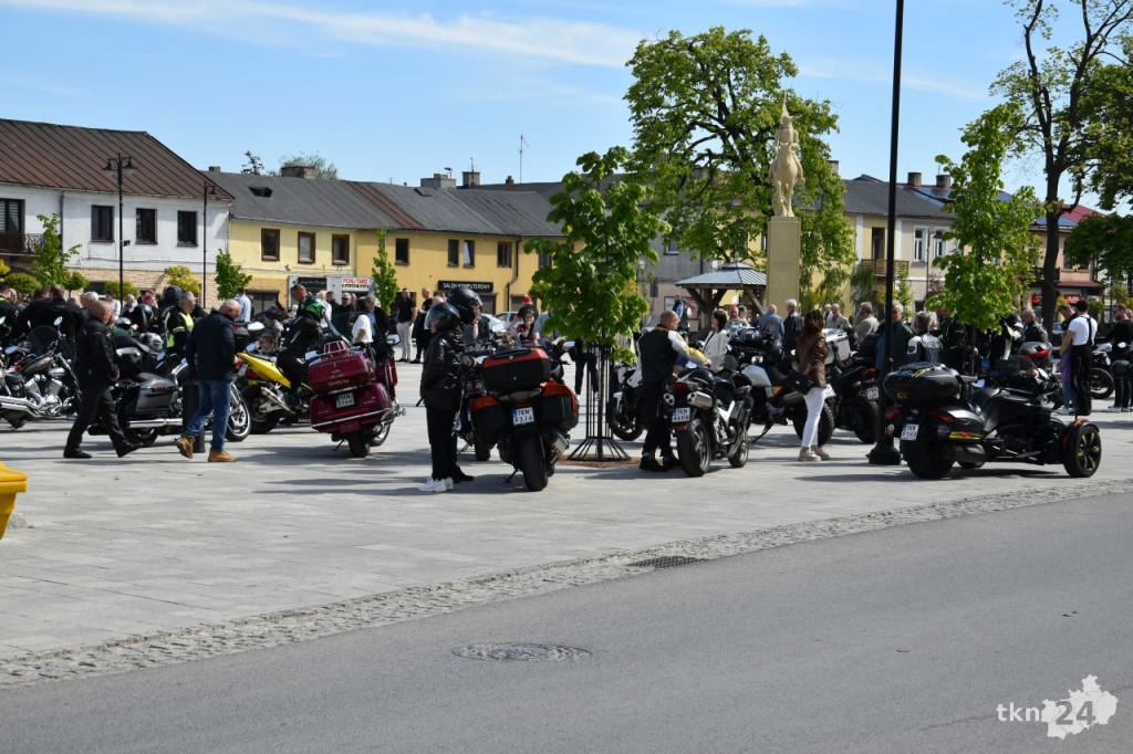 Czarna Flota rozpoczęła sezon motocyklowy w centrum Końskich [wideo, zdjęcia]