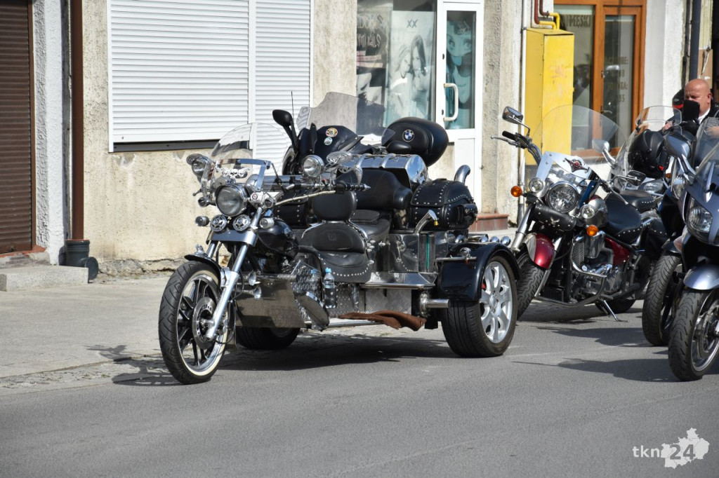 Czarna Flota rozpoczęła sezon motocyklowy w centrum Końskich [wideo, zdjęcia]