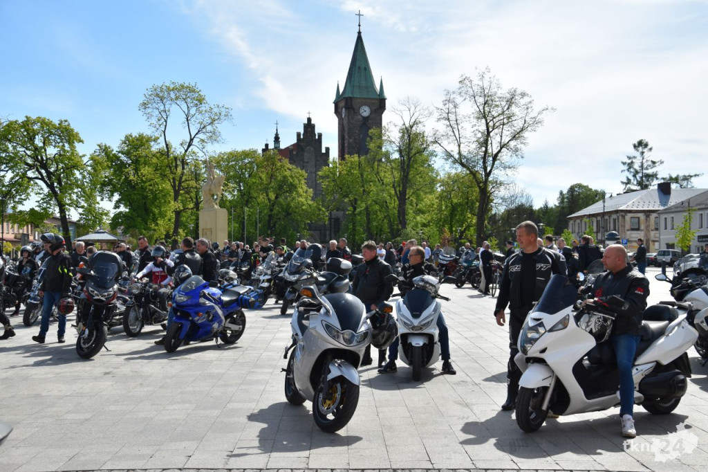 Czarna Flota rozpoczęła sezon motocyklowy w centrum Końskich [wideo, zdjęcia]