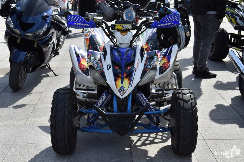 Czarna Flota rozpoczęła sezon motocyklowy w centrum Końskich [wideo, zdjęcia]
