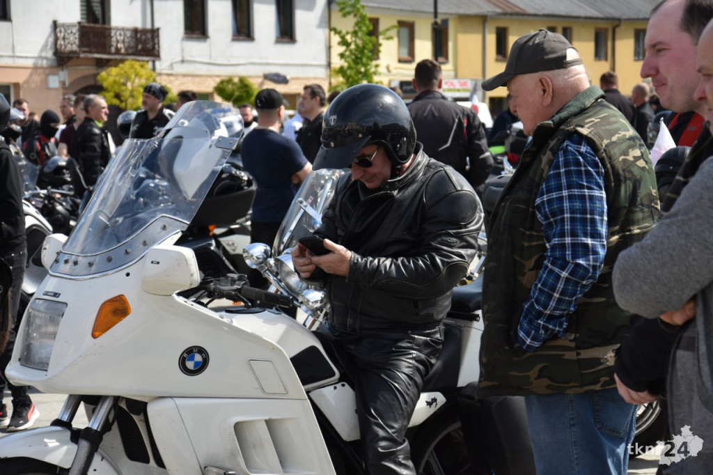 Czarna Flota rozpoczęła sezon motocyklowy w centrum Końskich [wideo, zdjęcia]