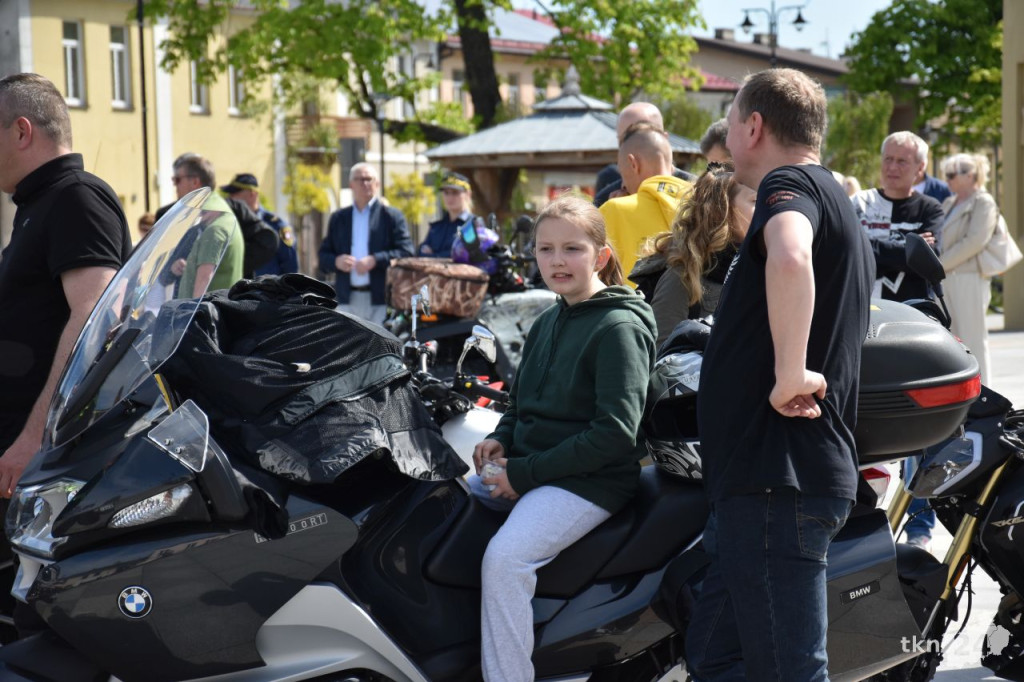 Czarna Flota rozpoczęła sezon motocyklowy w centrum Końskich [wideo, zdjęcia]