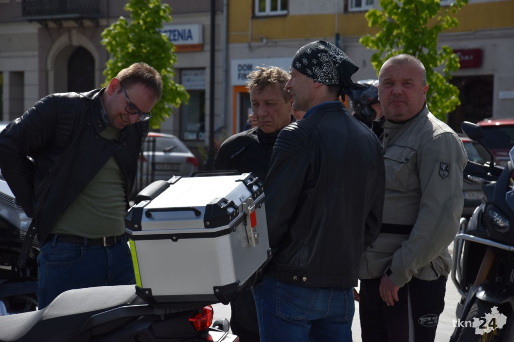 Czarna Flota rozpoczęła sezon motocyklowy w centrum Końskich [wideo, zdjęcia]