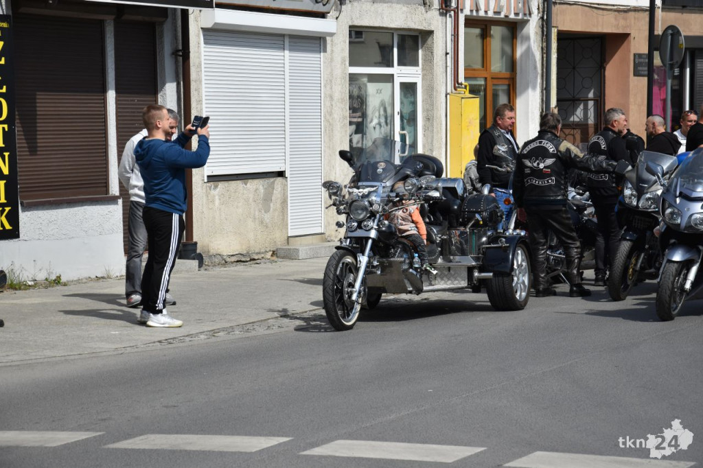 Czarna Flota rozpoczęła sezon motocyklowy w centrum Końskich [wideo, zdjęcia]