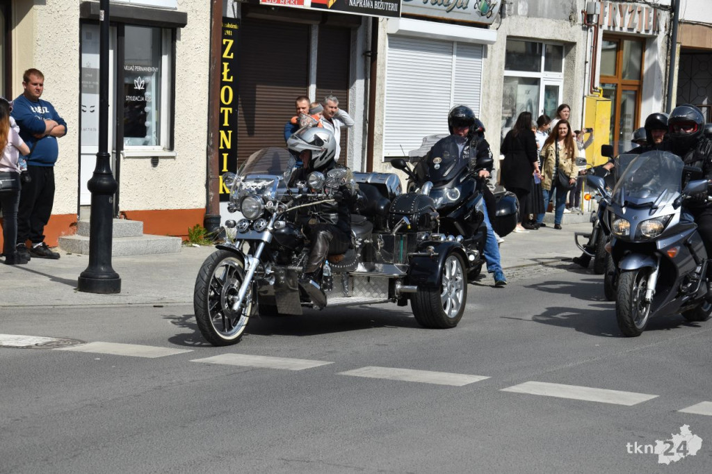 Czarna Flota rozpoczęła sezon motocyklowy w centrum Końskich [wideo, zdjęcia]