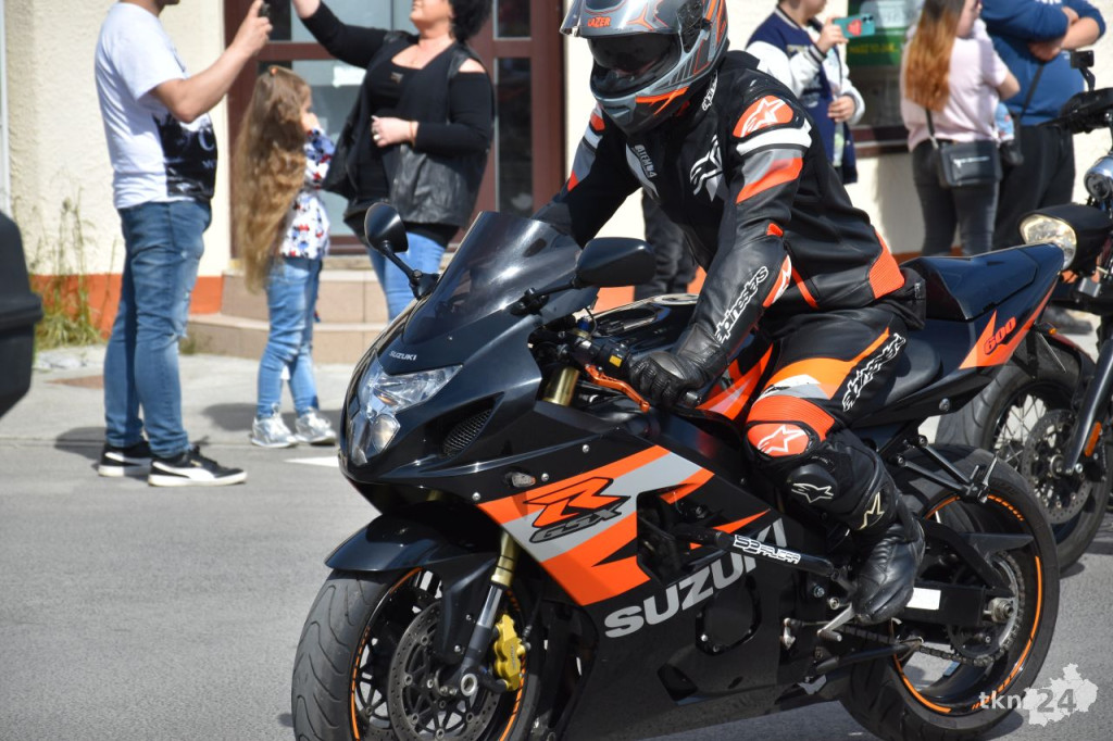 Czarna Flota rozpoczęła sezon motocyklowy w centrum Końskich [wideo, zdjęcia]