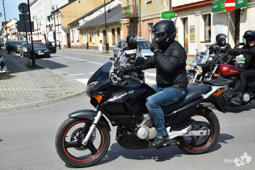 Czarna Flota rozpoczęła sezon motocyklowy w centrum Końskich [wideo, zdjęcia]