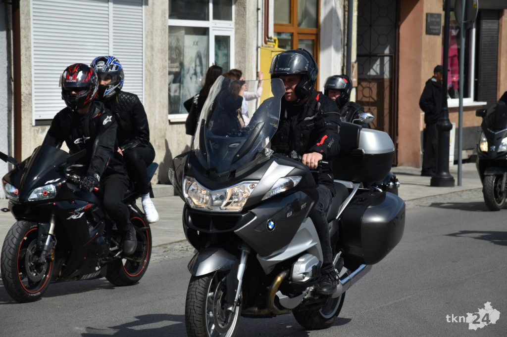 Czarna Flota rozpoczęła sezon motocyklowy w centrum Końskich [wideo, zdjęcia]