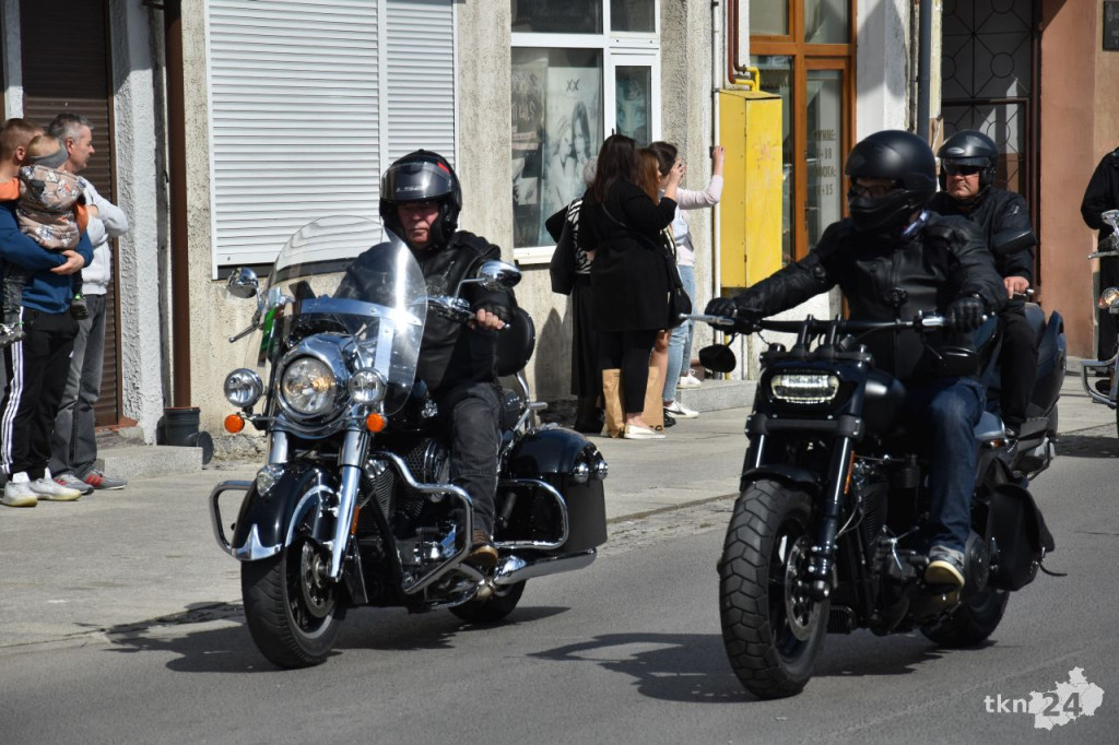 Czarna Flota rozpoczęła sezon motocyklowy w centrum Końskich [wideo, zdjęcia]