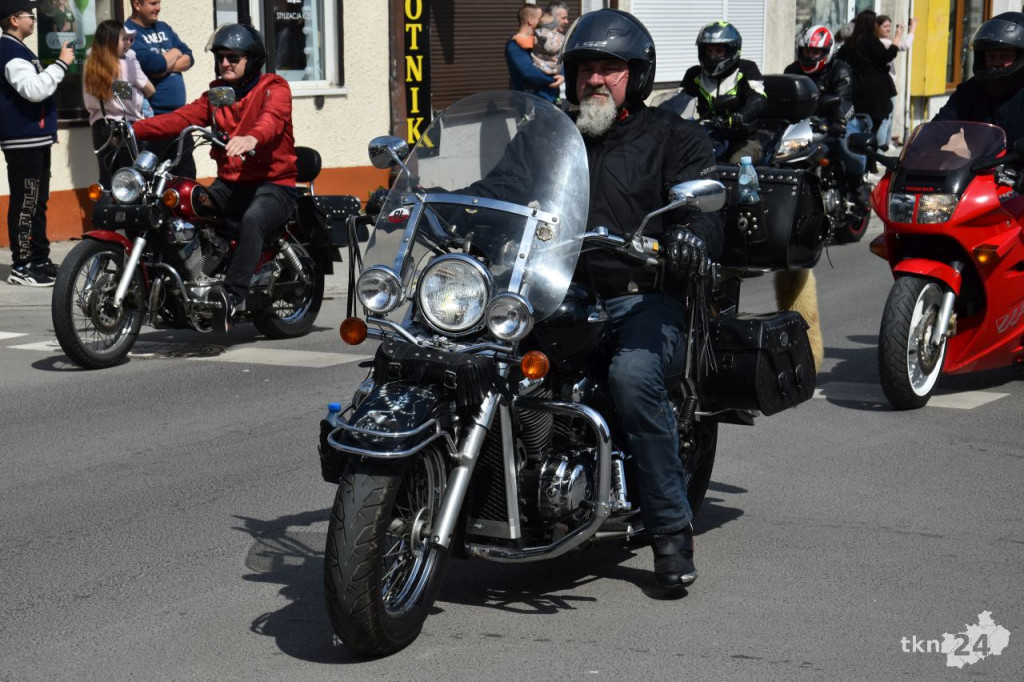 Czarna Flota rozpoczęła sezon motocyklowy w centrum Końskich [wideo, zdjęcia]