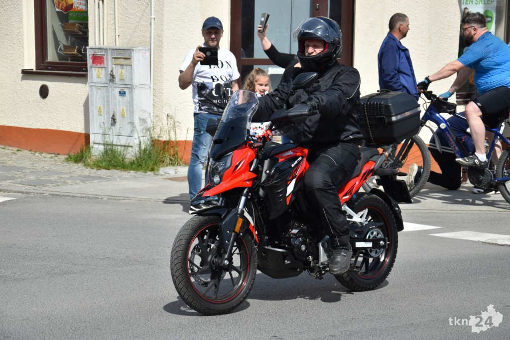 Czarna Flota rozpoczęła sezon motocyklowy w centrum Końskich [wideo, zdjęcia]