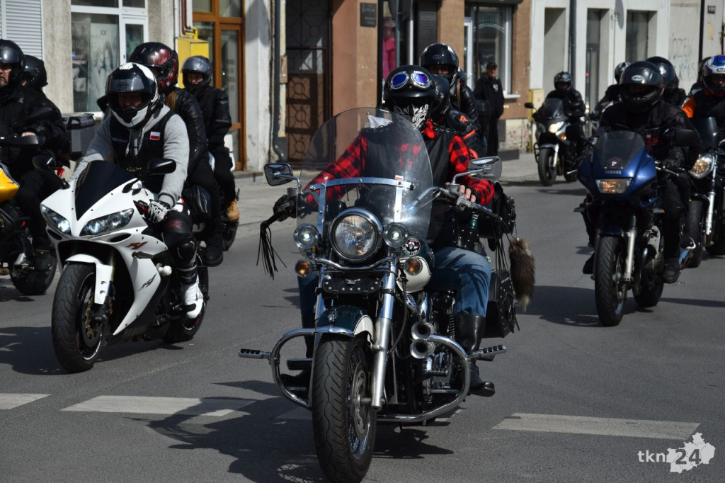 Czarna Flota rozpoczęła sezon motocyklowy w centrum Końskich [wideo, zdjęcia]