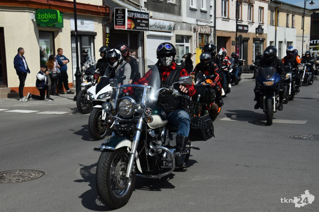 Czarna Flota rozpoczęła sezon motocyklowy w centrum Końskich [wideo, zdjęcia]