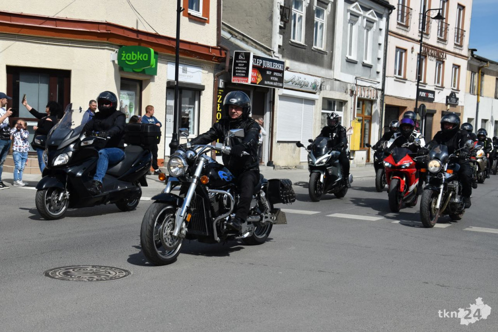 Czarna Flota rozpoczęła sezon motocyklowy w centrum Końskich [wideo, zdjęcia]