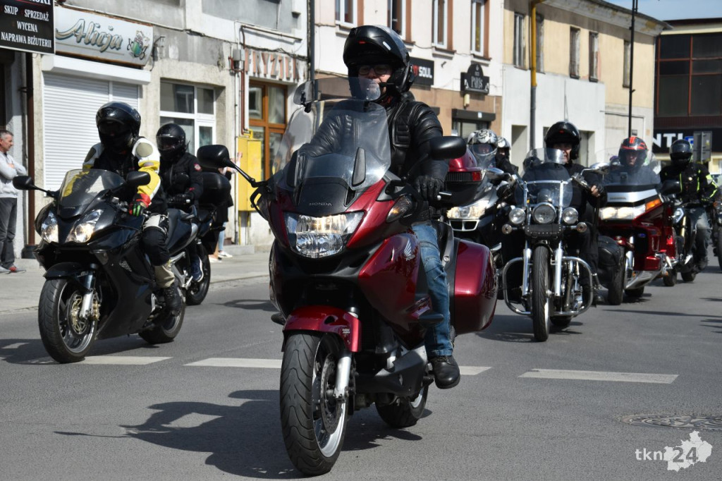 Czarna Flota rozpoczęła sezon motocyklowy w centrum Końskich [wideo, zdjęcia]
