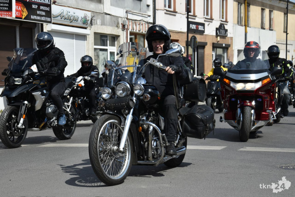 Czarna Flota rozpoczęła sezon motocyklowy w centrum Końskich [wideo, zdjęcia]