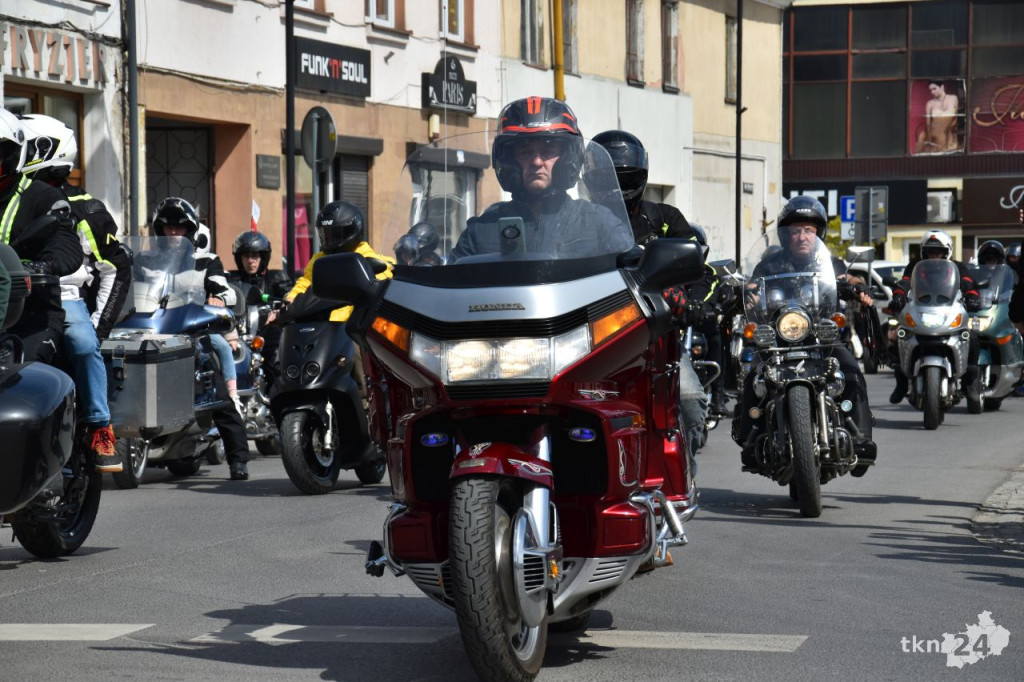 Czarna Flota rozpoczęła sezon motocyklowy w centrum Końskich [wideo, zdjęcia]