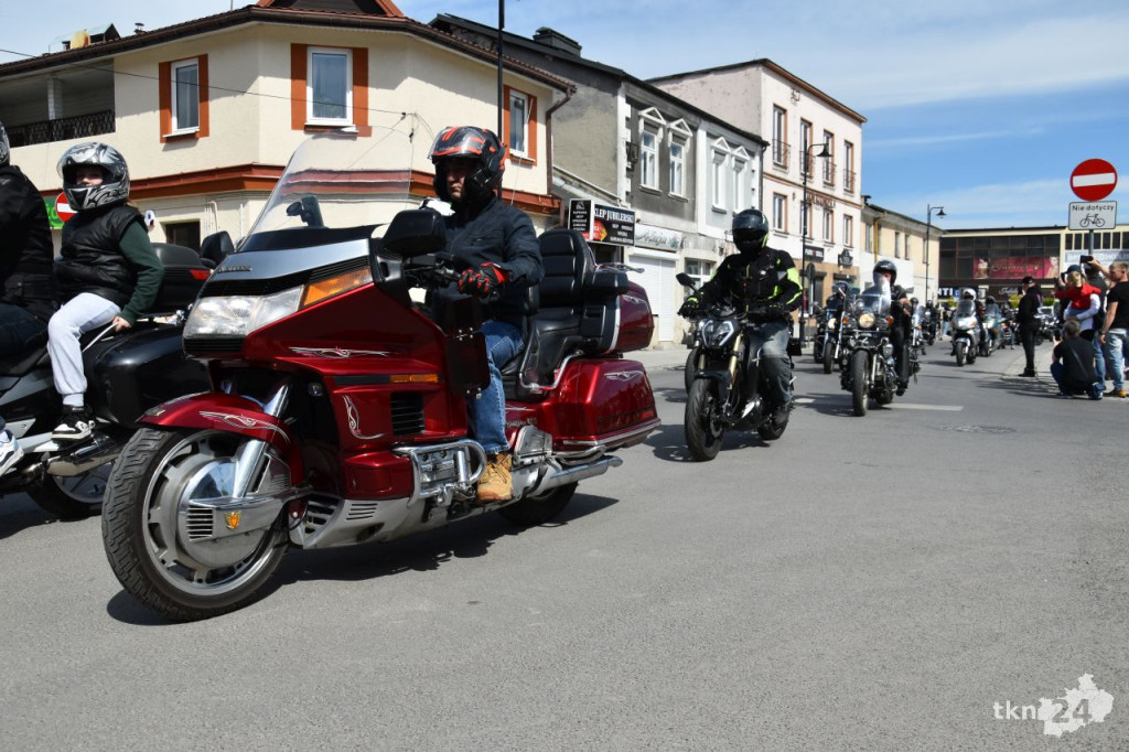 Czarna Flota rozpoczęła sezon motocyklowy w centrum Końskich [wideo, zdjęcia]