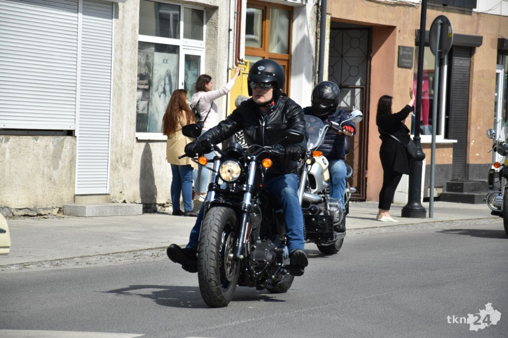 Czarna Flota rozpoczęła sezon motocyklowy w centrum Końskich [wideo, zdjęcia]