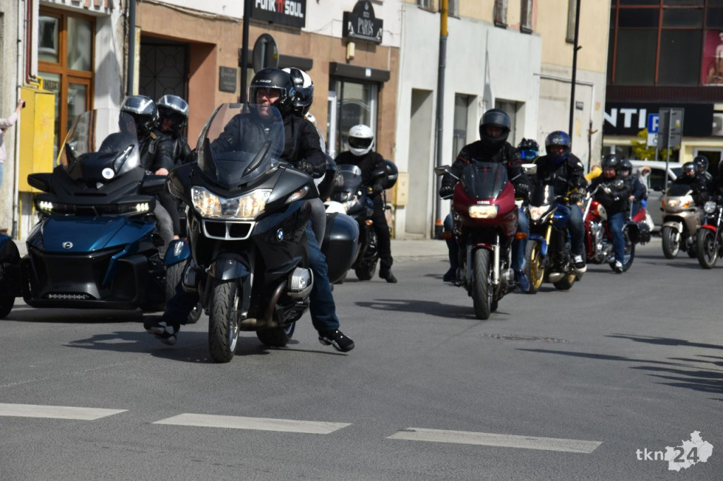 Czarna Flota rozpoczęła sezon motocyklowy w centrum Końskich [wideo, zdjęcia]