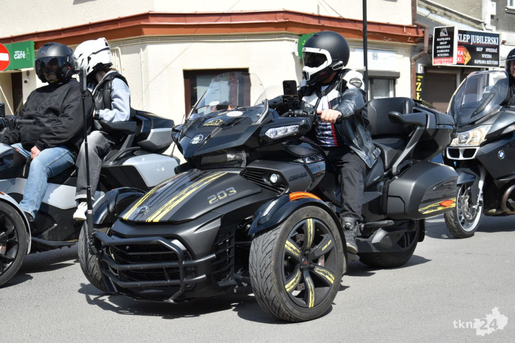 Czarna Flota rozpoczęła sezon motocyklowy w centrum Końskich [wideo, zdjęcia]