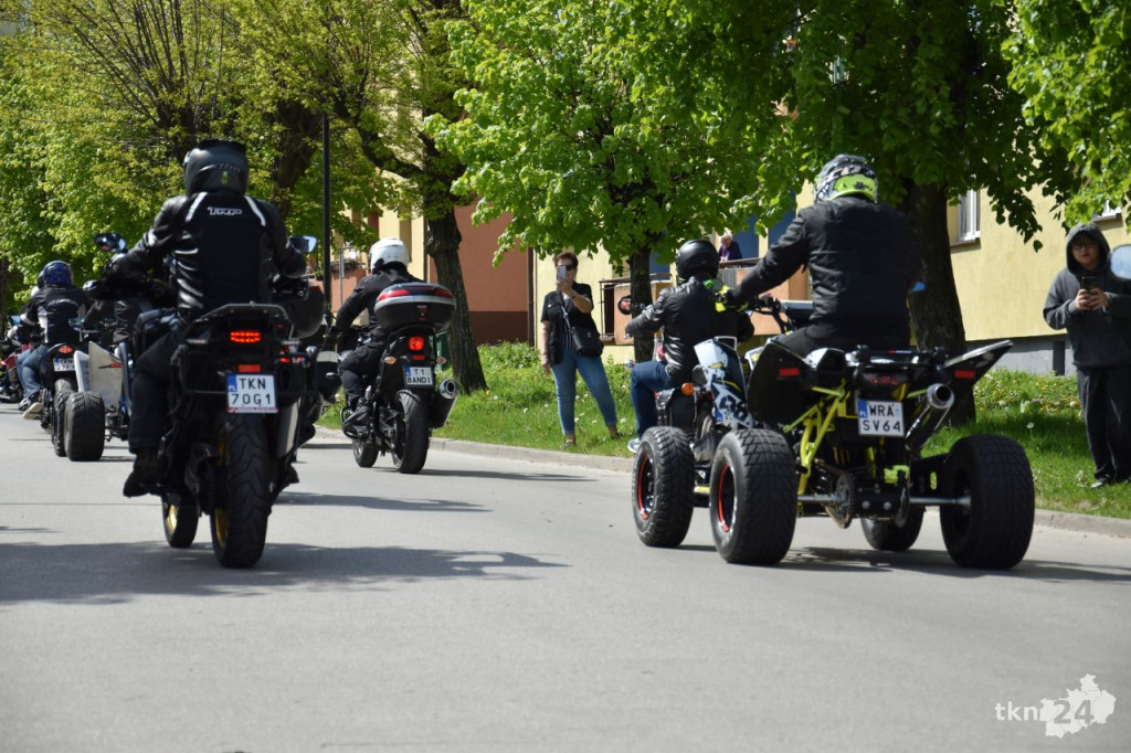 Czarna Flota rozpoczęła sezon motocyklowy w centrum Końskich [wideo, zdjęcia]