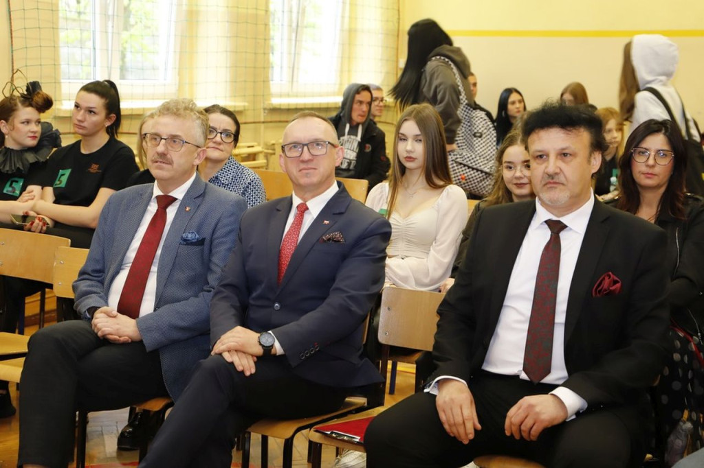 IX Międzyszkolny Konkurs Fryzjerski w awangardowym stylu [wideo, zdjęcia]