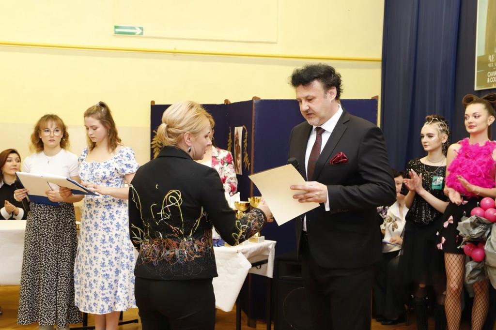 IX Międzyszkolny Konkurs Fryzjerski w awangardowym stylu [wideo, zdjęcia]