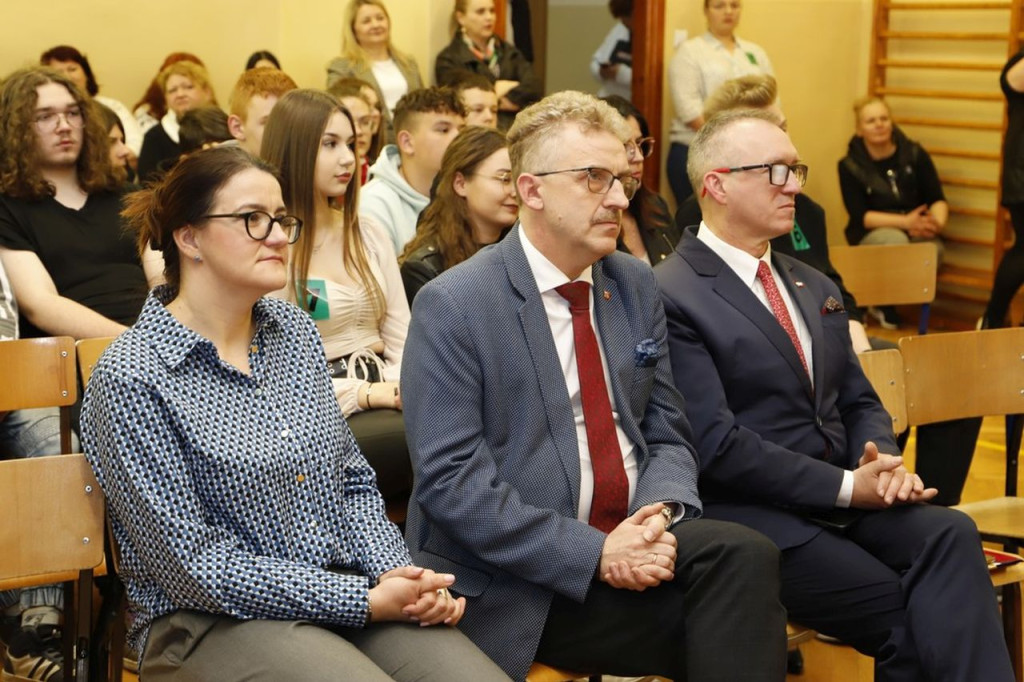 IX Międzyszkolny Konkurs Fryzjerski w awangardowym stylu [wideo, zdjęcia]
