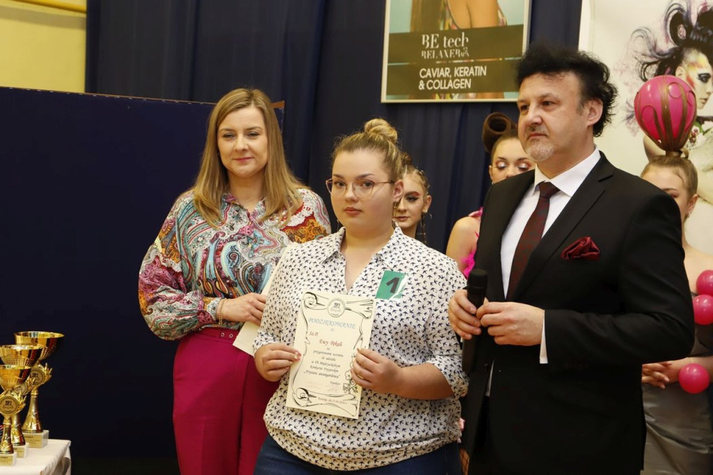 IX Międzyszkolny Konkurs Fryzjerski w awangardowym stylu [wideo, zdjęcia]