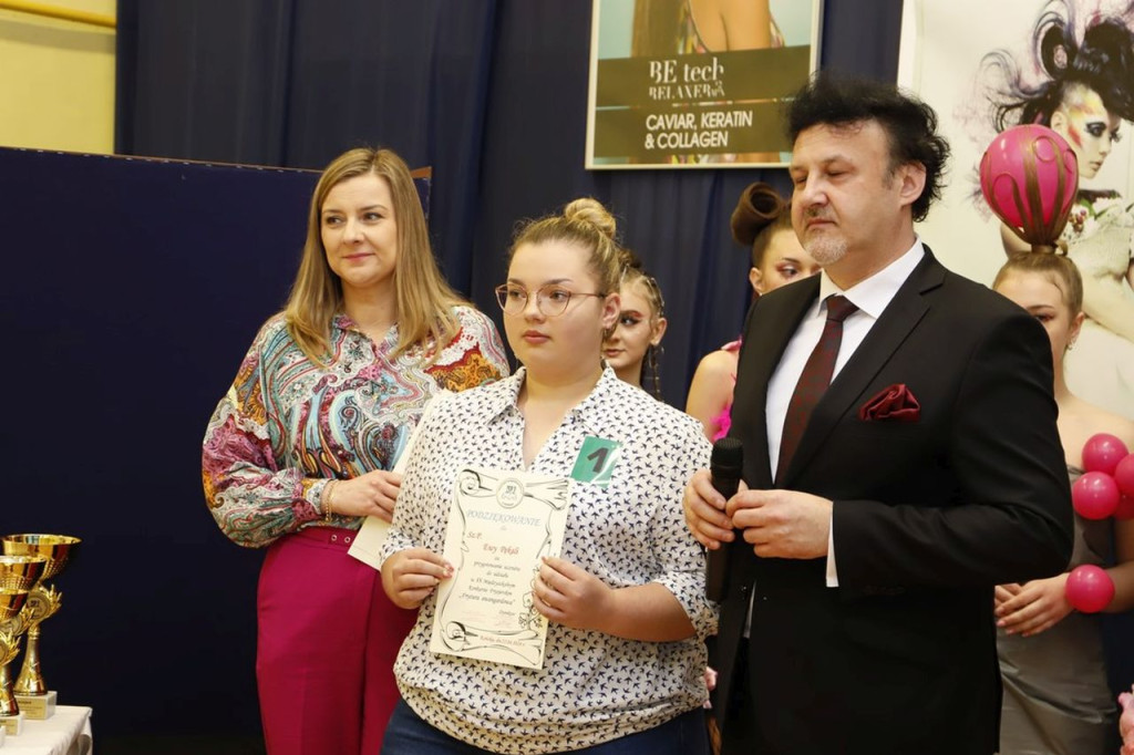IX Międzyszkolny Konkurs Fryzjerski w awangardowym stylu [wideo, zdjęcia]