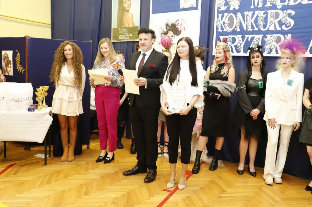 IX Międzyszkolny Konkurs Fryzjerski w awangardowym stylu [wideo, zdjęcia]