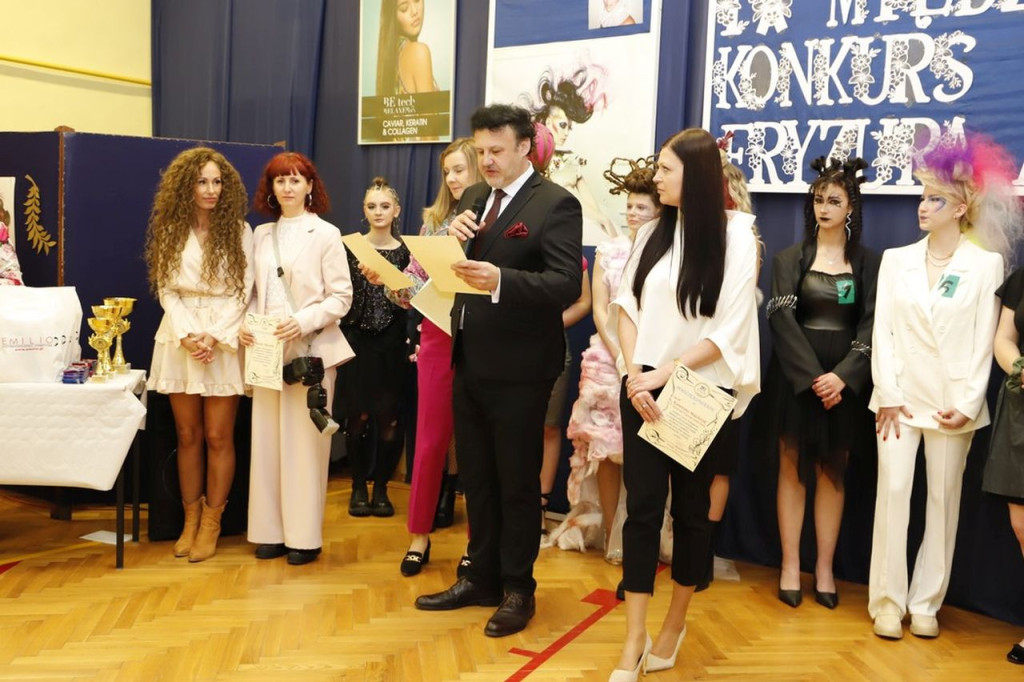 IX Międzyszkolny Konkurs Fryzjerski w awangardowym stylu [wideo, zdjęcia]