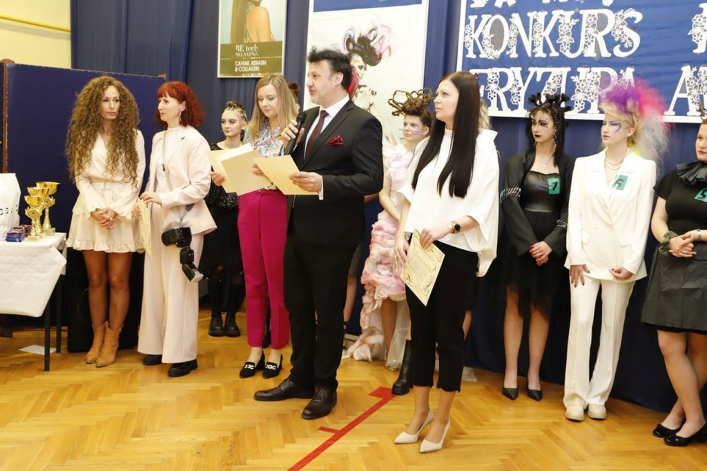 IX Międzyszkolny Konkurs Fryzjerski w awangardowym stylu [wideo, zdjęcia]