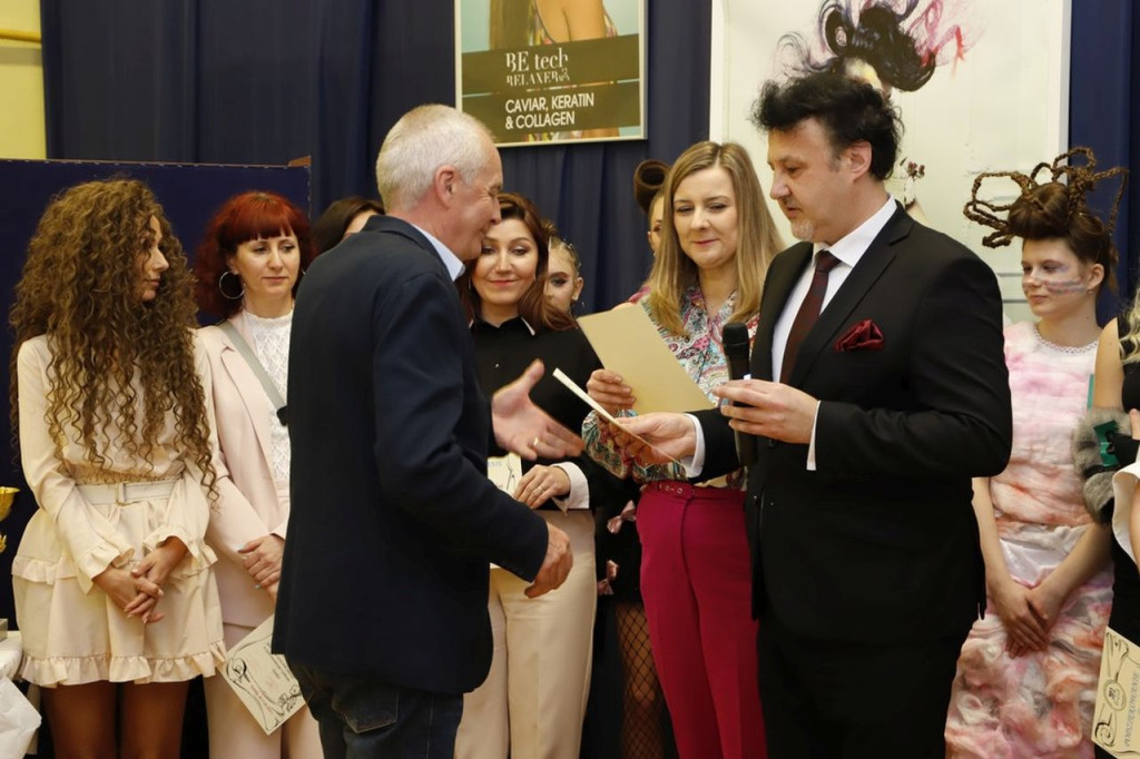 IX Międzyszkolny Konkurs Fryzjerski w awangardowym stylu [wideo, zdjęcia]